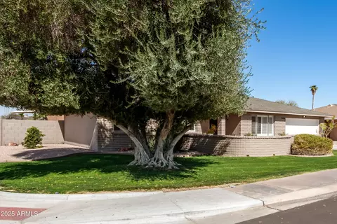 1506 E Gemini Dr, Tempe, AZ 85283 photo 2