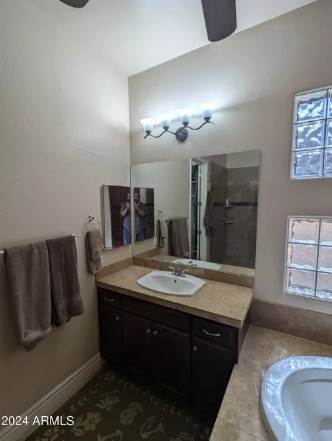 Bath - 3212 E Constance Way, Phoenix, AZ 85042 photo 4 of 6