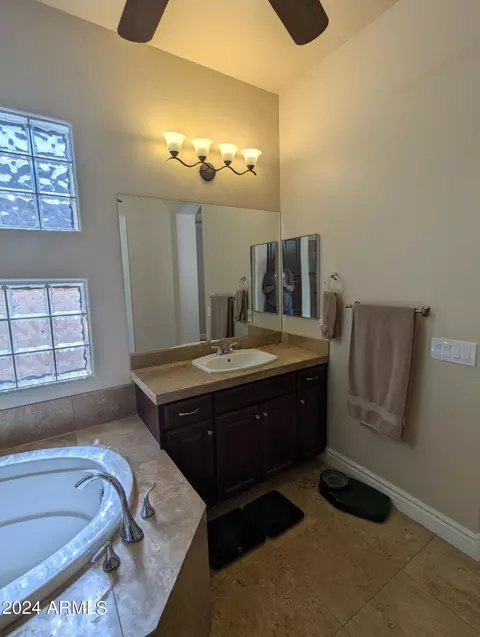 Bath - 3212 E Constance Way, Phoenix, AZ 85042 photo 3 of 6