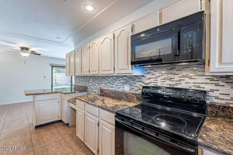 Kitchen - 1819 E Colter St, Phoenix, AZ 85016 photo 3 of 5