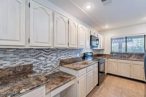 Kitchen - 1819 E Colter St, Phoenix, AZ 85016 photo 2 of 5
