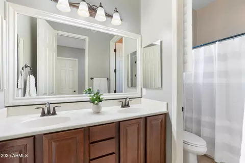 Bath - 2215 E La Costa Dr, Gilbert, AZ 85298 photo 3 of 4