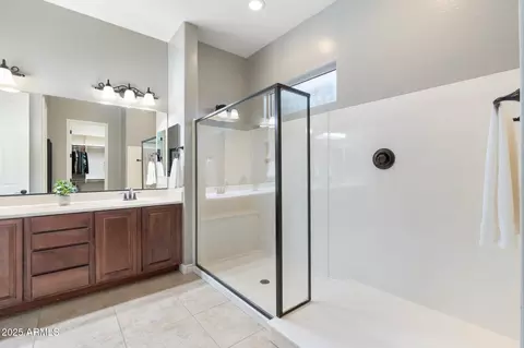 Bath - 2215 E La Costa Dr, Gilbert, AZ 85298 photo 2 of 4
