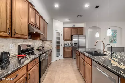 Kitchen - 3020 E Tiffany Way, Gilbert, AZ 85298 photo 3 of 5