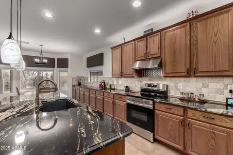Kitchen - 3020 E Tiffany Way, Gilbert, AZ 85298 photo 4 of 5