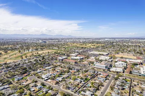 View/Area - 3015 N 8th Ave, Phoenix, AZ 85013 photo 11 of 13