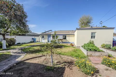 Exterior - 3015 N 8th Ave, Phoenix, AZ 85013 photo 10 of 12