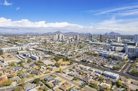 View/Area - 3015 N 8th Ave, Phoenix, AZ 85013 photo 9 of 13