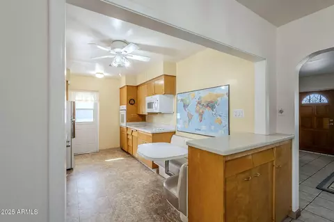 Kitchen - 3015 N 8th Ave, Phoenix, AZ 85013 photo 4 of 9