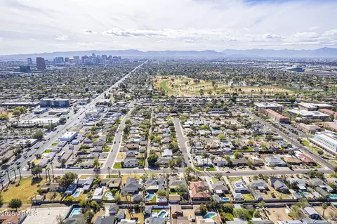 View/Area - 3015 N 8th Ave, Phoenix, AZ 85013 photo 12 of 13