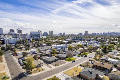 View/Area - 3015 N 8th Ave, Phoenix, AZ 85013 photo 6 of 13