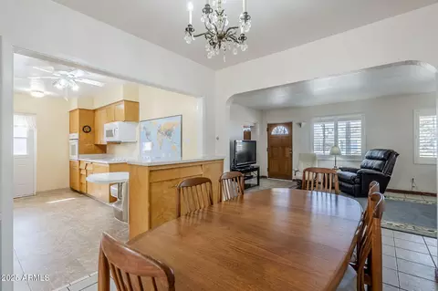 Dining - 3015 N 8th Ave, Phoenix, AZ 85013 photo 3 of 4