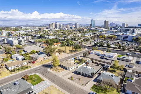 View/Area - 3015 N 8th Ave, Phoenix, AZ 85013 photo 7 of 13