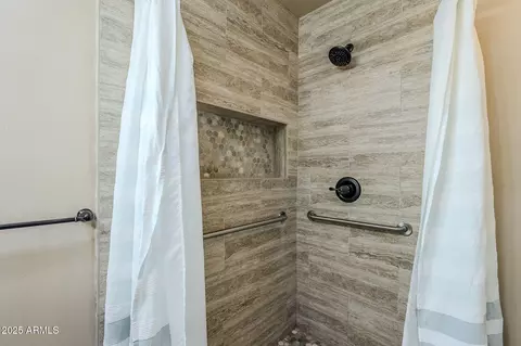 Bath - 3015 N 8th Ave, Phoenix, AZ 85013 photo 6 of 6
