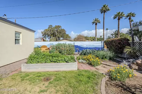 Exterior - 3015 N 8th Ave, Phoenix, AZ 85013 photo 8 of 12