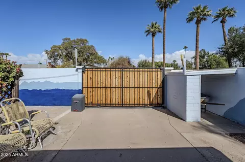 Exterior - 3015 N 8th Ave, Phoenix, AZ 85013 photo 2 of 12