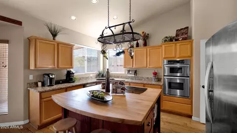 Kitchen - 1302 E Voltaire Ave, Phoenix, AZ 85022 photo 2 of 3