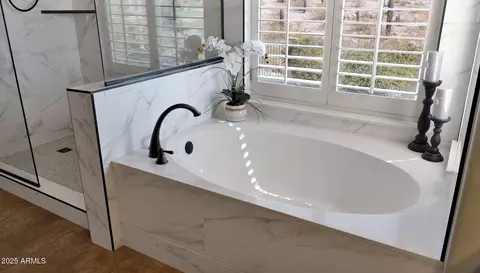 Bath - 1302 E Voltaire Ave, Phoenix, AZ 85022 photo 3 of 5