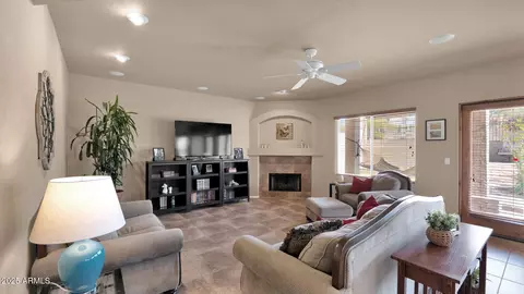 Living - 1302 E Voltaire Ave, Phoenix, AZ 85022 photo 2 of 4