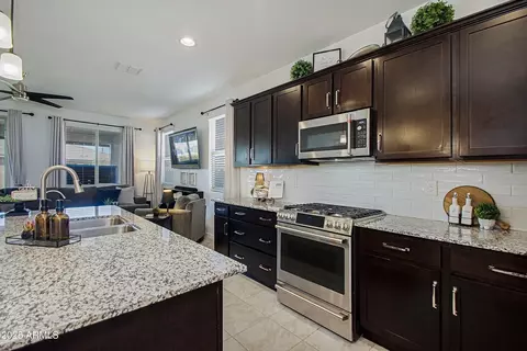 Kitchen - 5844 S Tobin --, Mesa, AZ 85212 photo 4 of 10