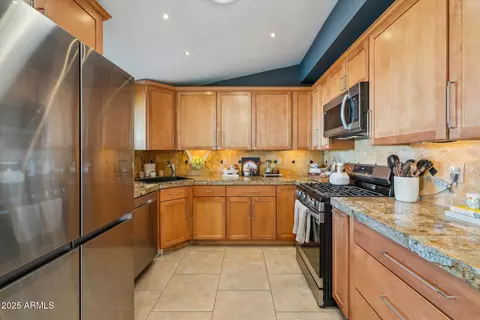 Kitchen - 2540 E Amelia Ave, Phoenix, AZ 85016 photo 1 of 1
