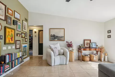 Entry Way - 2540 E Amelia Ave, Phoenix, AZ 85016 photo 1 of 2
