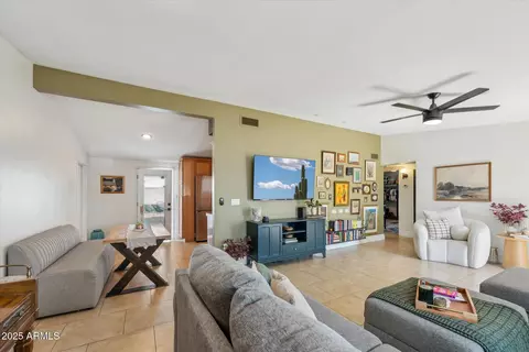 Living - 2540 E Amelia Ave, Phoenix, AZ 85016 photo 1 of 3