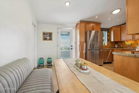 Dining - 2540 E Amelia Ave, Phoenix, AZ 85016 photo 1 of 1