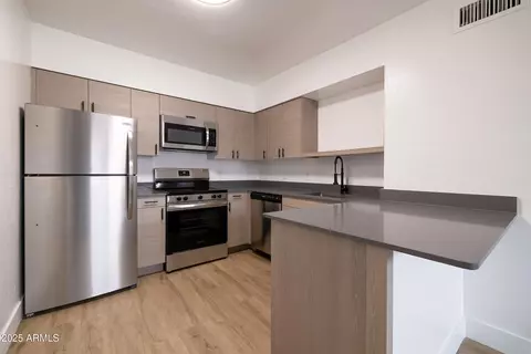 2002 N 50th St, Phoenix, AZ 85008 photo 12