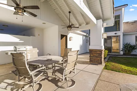 Exterior - 302 W Stella Ln, Phoenix, AZ 85013 photo 3 of 11