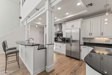 Kitchen - 302 W Stella Ln, Phoenix, AZ 85013 photo 5 of 9