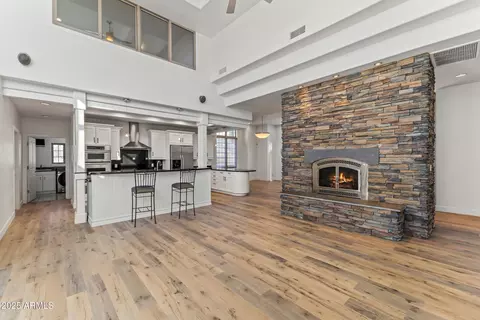 Living - 302 W Stella Ln, Phoenix, AZ 85013 photo 3 of 6