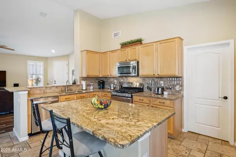 1013 S Hazel Ct, Gilbert, AZ 85296 photo 9