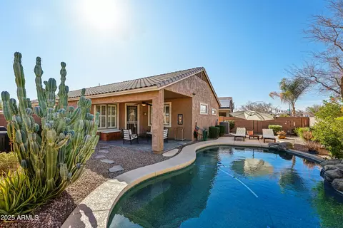 1013 S Hazel Ct, Gilbert, AZ 85296
