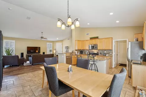 1013 S Hazel Ct, Gilbert, AZ 85296 photo 6