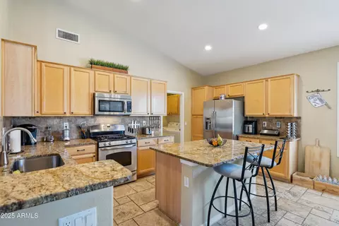 1013 S Hazel Ct, Gilbert, AZ 85296 photo 8