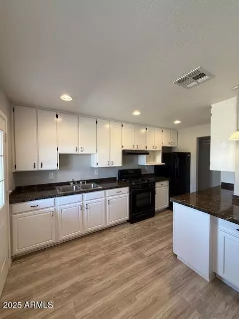 Kitchen - 1950 E Wier Ave, Phoenix, AZ 85040 photo 2 of 3