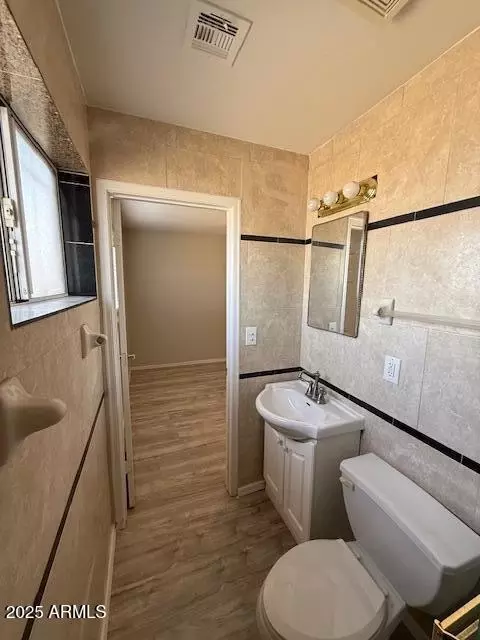 Bath - 1950 E Wier Ave, Phoenix, AZ 85040 photo 5 of 5