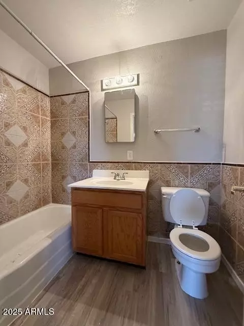 Bath - 1950 E Wier Ave, Phoenix, AZ 85040 photo 1 of 5