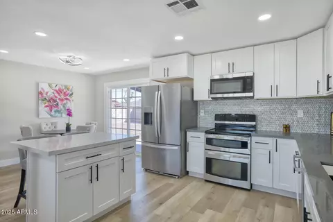 Kitchen - 1913 E 1st Ave, Mesa, AZ 85204 photo 2 of 3