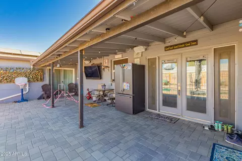 Exterior - 2328 W Echo Ln, Phoenix, AZ 85021 photo 3 of 10