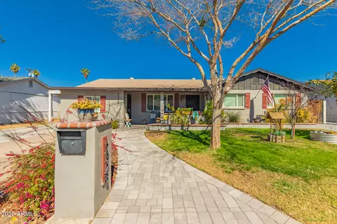2328 W Echo Ln, Phoenix, AZ 85021