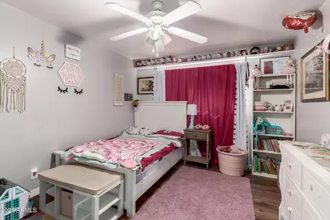 Bedroom - 2328 W Echo Ln, Phoenix, AZ 85021 photo 5 of 5
