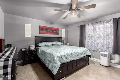 Bedroom - 2328 W Echo Ln, Phoenix, AZ 85021 photo 1 of 5