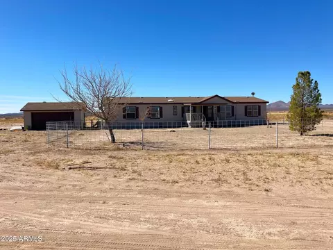 10530 N Outlaw Trl, Elfrida, AZ 85610
