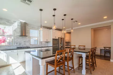 Kitchen - 9729 E Theia Dr, Mesa, AZ 85212 photo 4 of 5