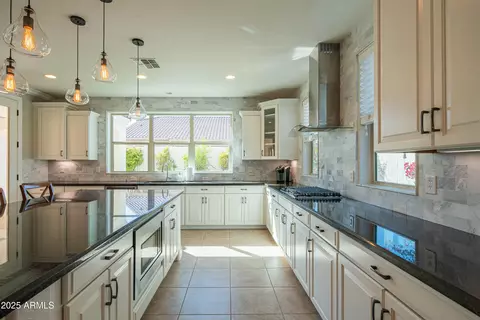 Kitchen - 9729 E Theia Dr, Mesa, AZ 85212 photo 2 of 5