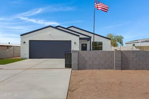 2250 S Descanso Rd, Apache Junction, AZ 85119