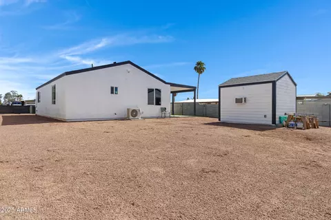 Exterior - 2250 S Descanso Rd, Apache Junction, AZ 85119 photo 4 of 5