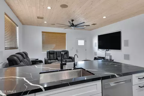 Kitchen - 2250 S Descanso Rd, Apache Junction, AZ 85119 photo 3 of 4